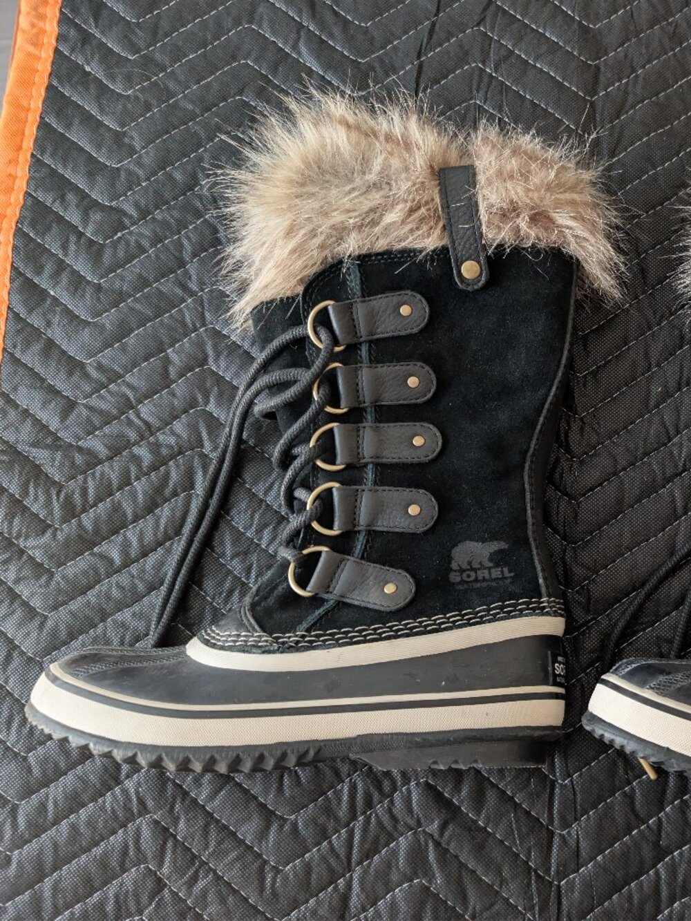 Sorel Joan of Arctic Waterproof Winter Boots – Women's Size 6.5
